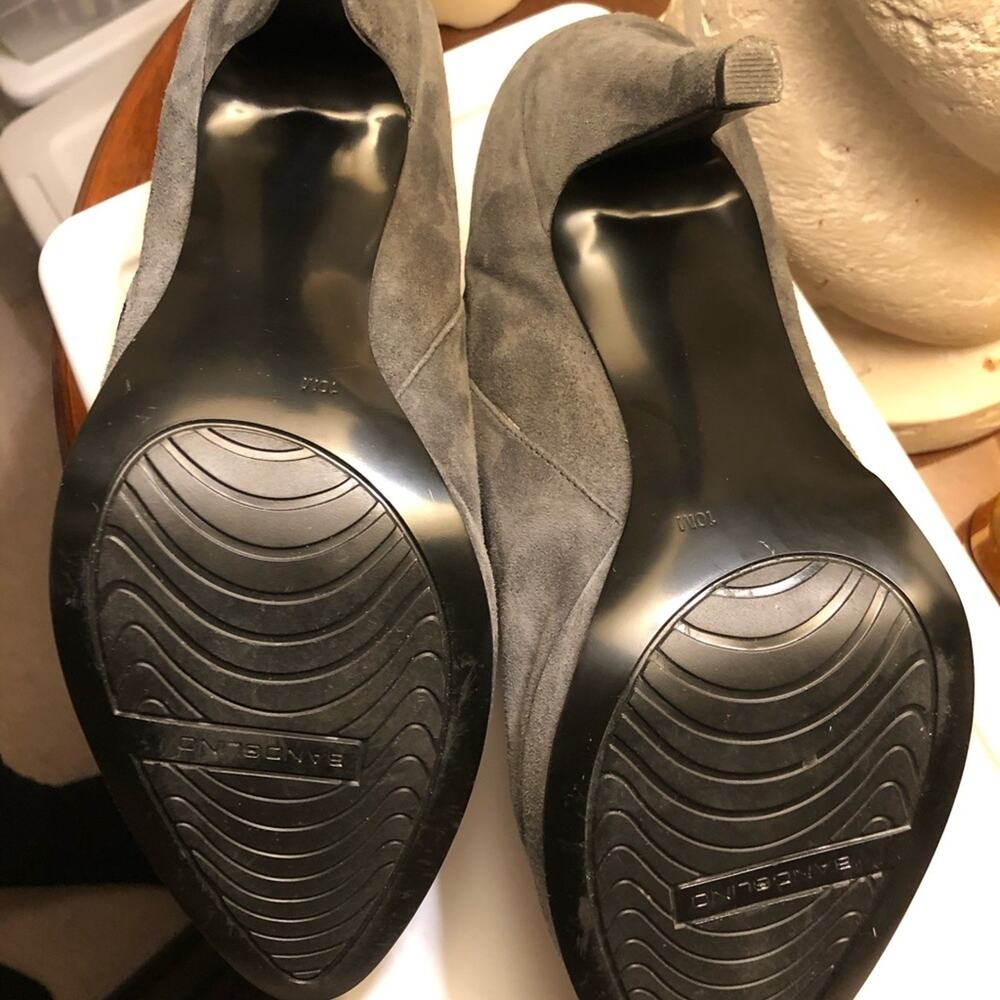 BANDILINO Grey Suede Platform Booties w/ zipper - Picture 5 of 7